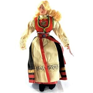 Vintage Norwegian Bunad Doll Hilda SEGE Oslo Norway Folk Costume 9”